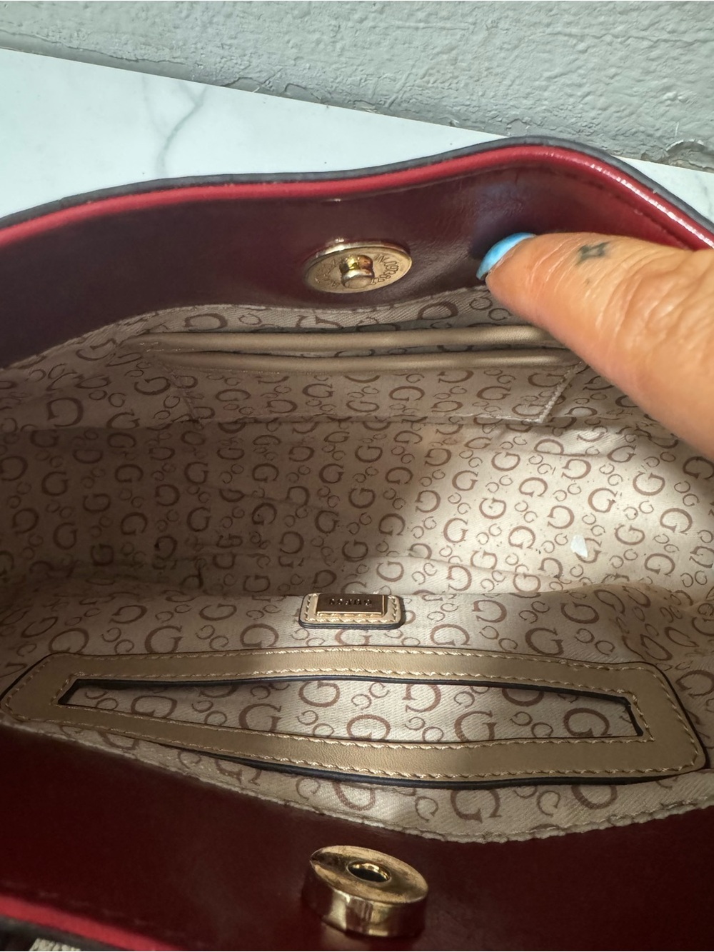 GUESS Burgundy Shoulder Bag with Gold Chain Detail - Picture 4 of 5